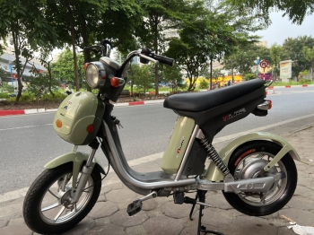 Xe đạp điện Nijia màu xám xanh hotrend 2023