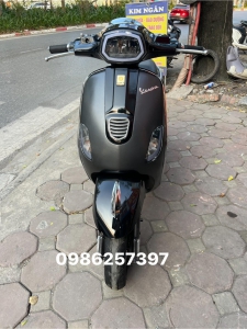 Xe Điện Vespa đèn vuông màu đen nhám