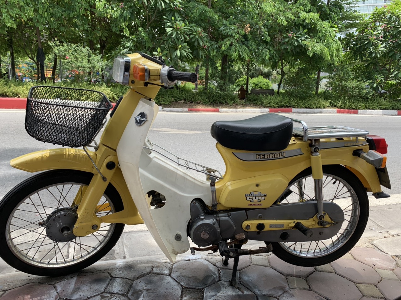 Sau thời xe đạp điện, xe máy điện, giới trẻ có “phong trào” sắm xe Scoopy